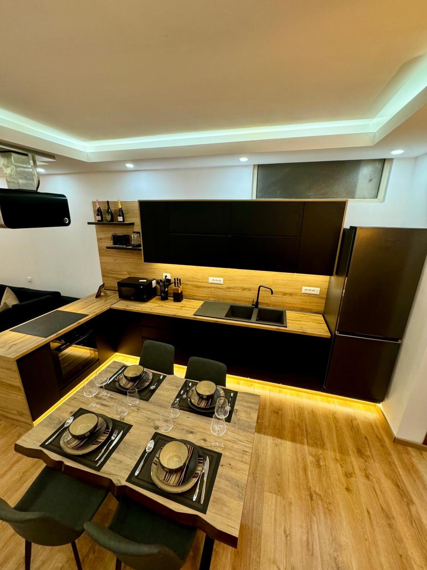 Luxury Central Baba Apartment Шкодер Экстерьер фото